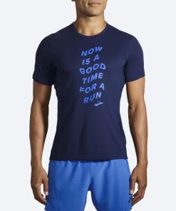 BROOKS Men’s Distance Graphic Short Sleeve (429 - Navy/ Bluetiful Run Wave) -New balance-shop 211320 429 mf distance graphic mens short sleeve running shirt scaled