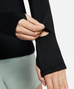 Nike Women's DRI-FIT Element Running Crew (010 - Black/Reflective Silver) -New balance-shop 414EE376 B17D 427C AC4A 6F04BD8452A4