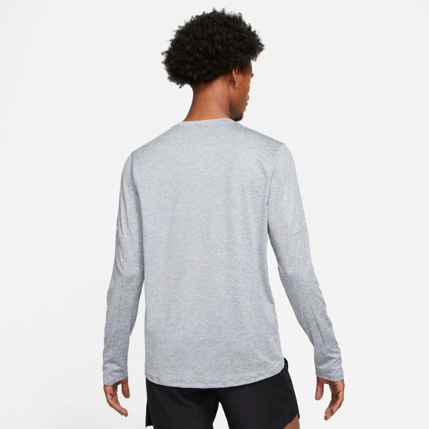 Nike Men's DRI-FIT Element Crew (084 - Smoke Grey/Grey Fog/Reflective Silver) 2 Nike Men's DRI-FIT Element Crew (084 - Smoke Grey/Grey Fog/Reflective Silver) - Image 2
