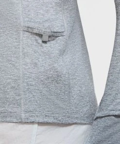 Nike Women's DRI-FIT Element Running Crew (084 - Smoke Grey/Light Smoke Grey/Reflective Silver) -New balance-shop 67F87064 5BDE 46FC A307 E9129969A824