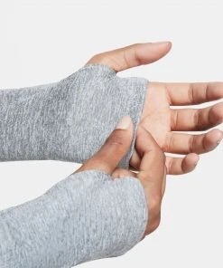 Nike Women's DRI-FIT Element Running Crew (084 - Smoke Grey/Light Smoke Grey/Reflective Silver) -New balance-shop A307B8E6 6336 42A9 B2B9 3E62A1503F45