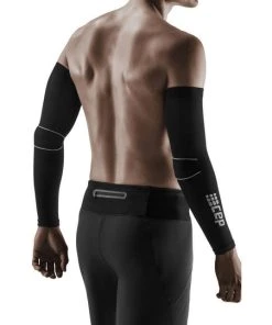CEP Arm Sleeves (black/grey) -New balance-shop Arm Sleeves black grey WS1AV1 WS1AV2 m back model web 540x 49213085 4047 4ed9 aa36 fa62746aac63