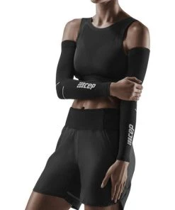 CEP Arm Sleeves (black/grey) -New balance-shop Arm Sleeves black grey WS1AV1 WS1AV2 w front model web 540x a6fe129d d4b2 4e48 933b cebad05cb0cf