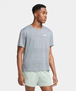 Nike Men's DRI-FIT Miler Short Sleeve (084 - Smoke Grey/Reflective Silver)
