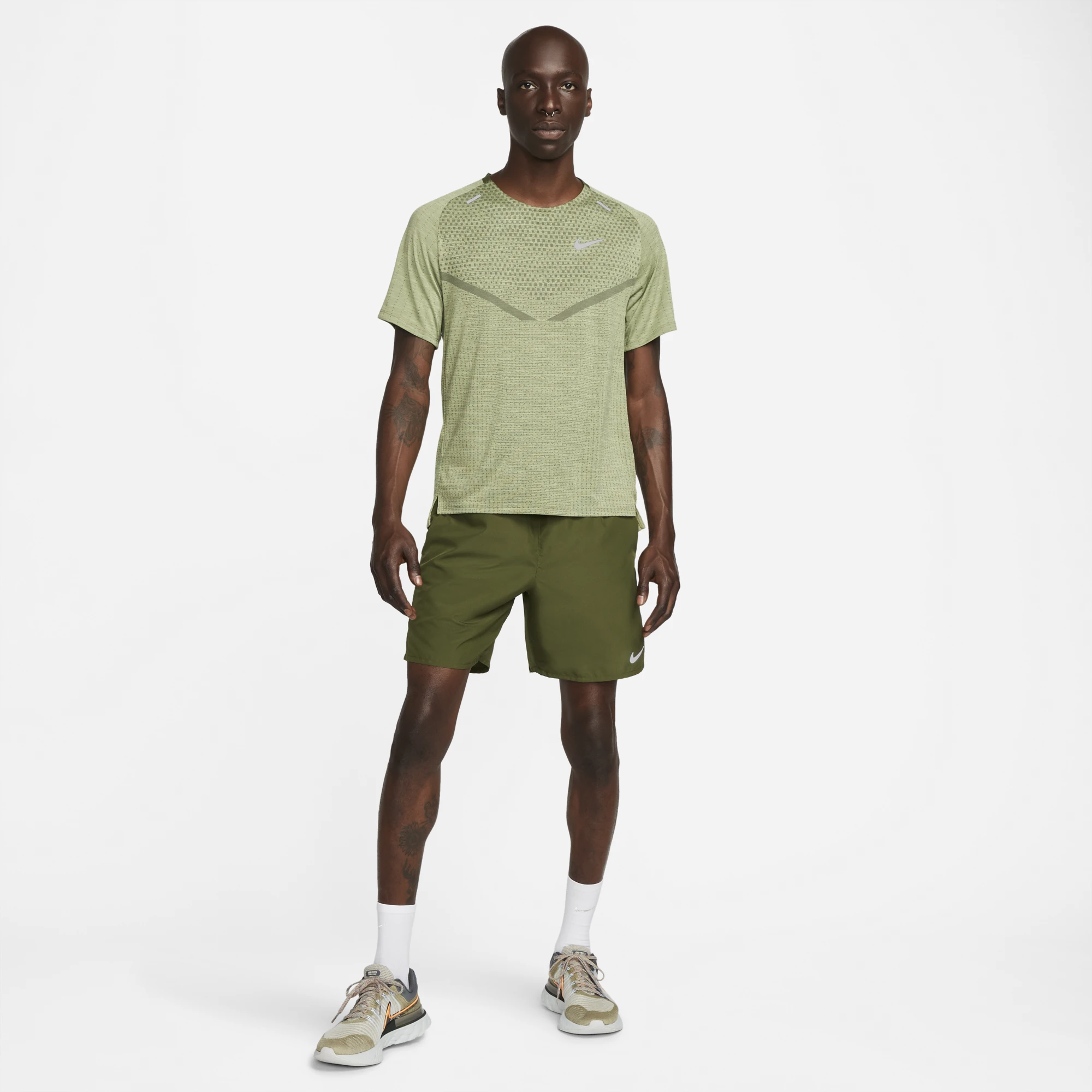 Nike Men's DRI-FIT Techknit Ultra Short Sleeve Running Top (326 - Rough Green/Alligator/Reflective Silver) 5 Nike Men's DRI-FIT Techknit Ultra Short Sleeve Running Top (326 - Rough Green/Alligator/Reflective Silver) - Image 5