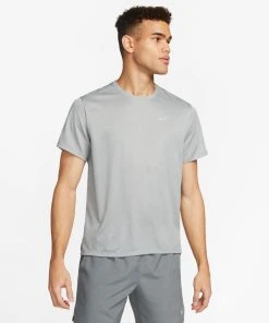 Nike Men's DRI-FIT UV Miler Short Sleeve Running Top (084 - Particle Grey/Grey Fog/Reflective Silver)