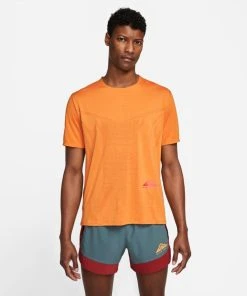 Nike Men’s DRI-FIT Rise 365 Trail Running Short Sleeve (738 - Light Curry/Habanero Red)
