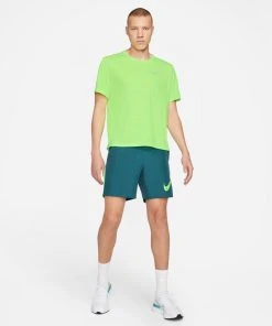 Nike Men's DRI-FIT Miler Short Sleeve (358 - Ghost Green/Reflective Silver) -New balance-shop F6985408 6F77 4682 A0E6 DF5D153056E2