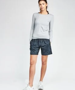 TASC Women's Recess 7" Training Short (986 - Black Camo) -New balance-shop Tasc SS 2022 5409